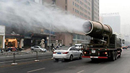 霧炮車是治霾神器？專家：就是個灑水工具